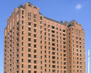 一个空置的底特律高层建筑，李广场