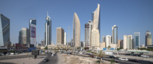 科威特市与大型摩天大楼的天际线