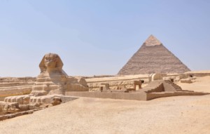 Giza的狮身人面像和金字塔